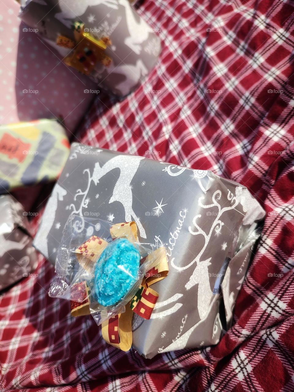 Gifts - wrapping presents