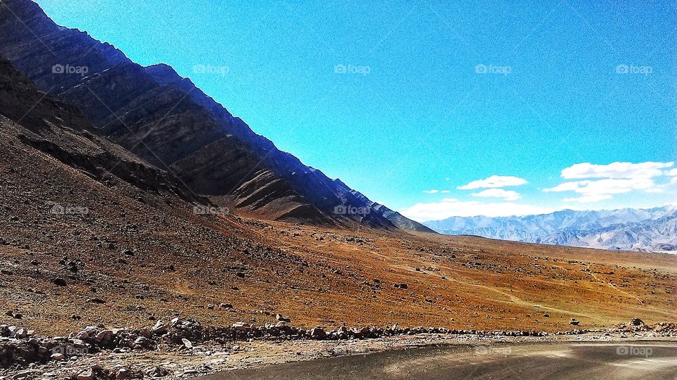 While cruising with our Enfield bike in Ladhak we truly felt alive and were taken by surprise how little worries were floating in our minds.Instead we felt energized yet calmed at the same moment and after days started contemplating to come back.