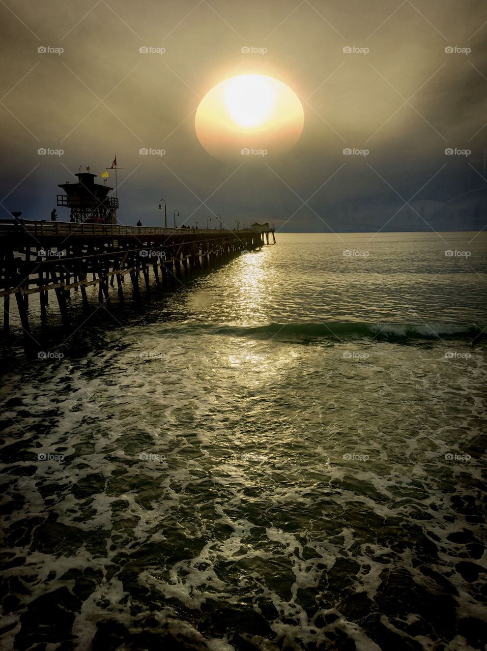 Foap Mission Light, Natural VS Artificial! Unique And Enhanced Sunset Over the Pier!