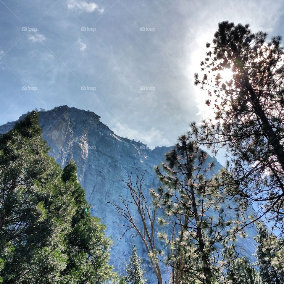 Yosemite Sky. Hiking in Yosemite National Park 