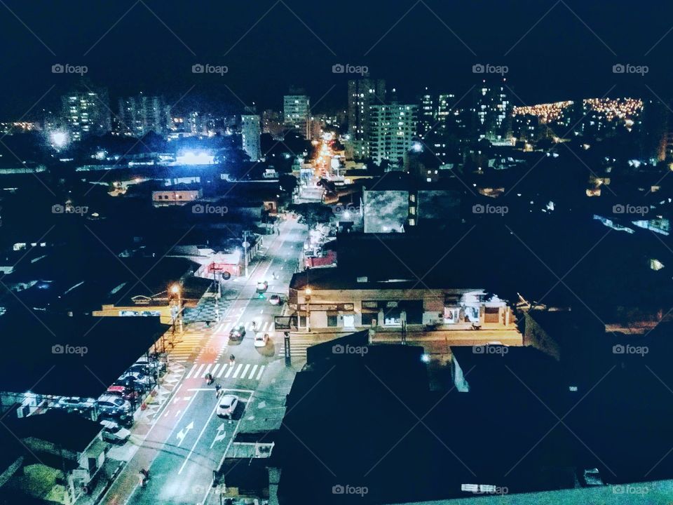 noite vista de cima na cidade do interior de sao paulo Brasil