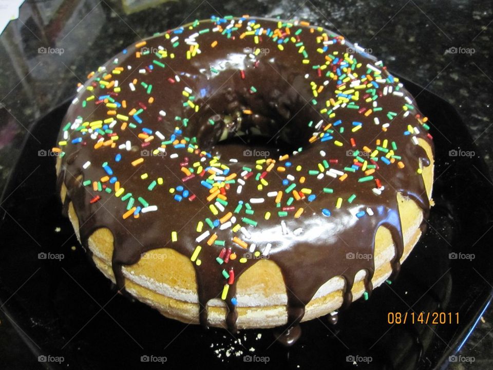 Doughnut cake