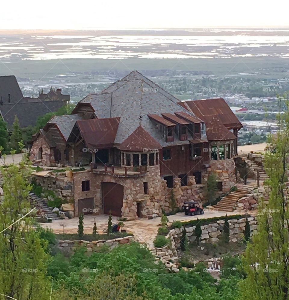 Now that’s quite a house.  Up in the hills of Bountiful, Utah, this unique home had incredible view and was rather large. 