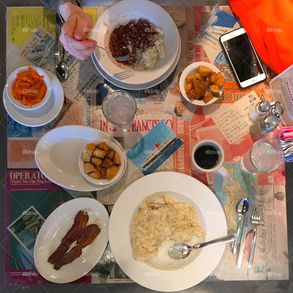 Breakfast table 