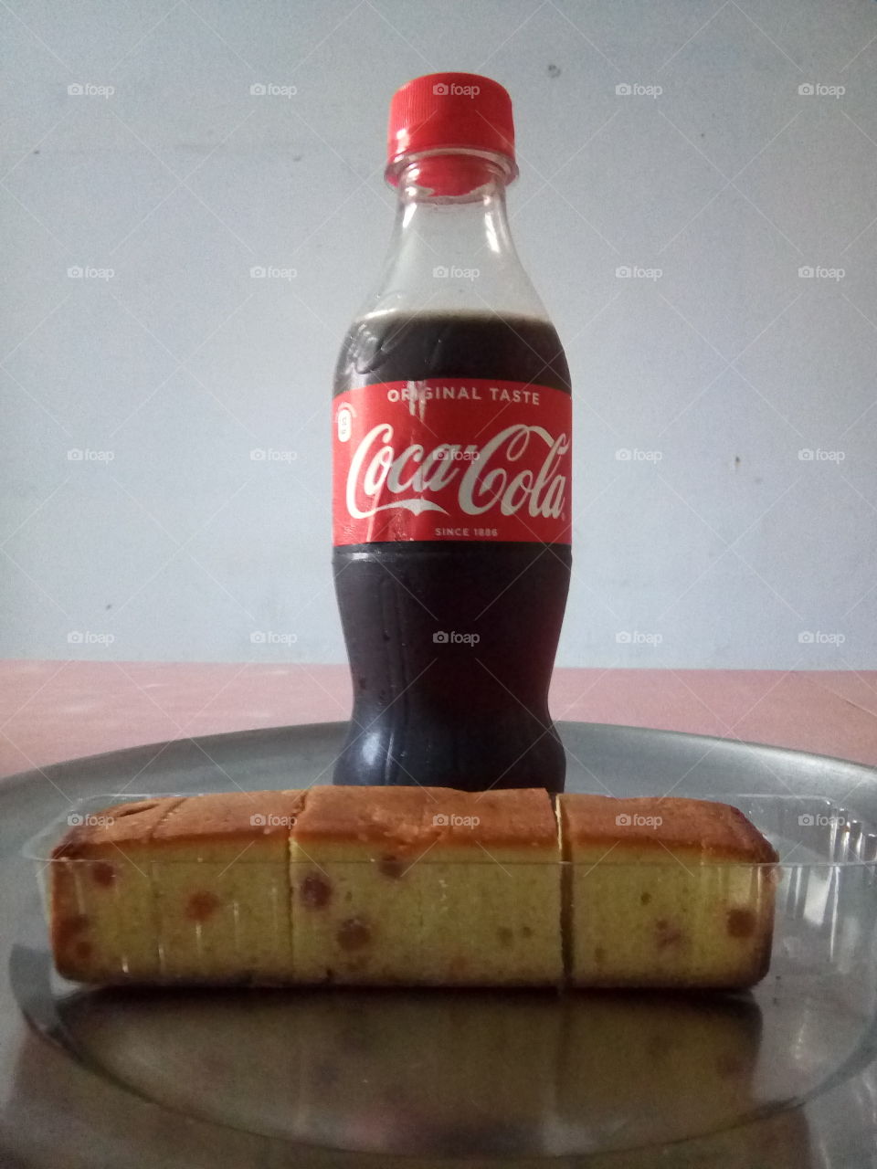 cakes with coca cola feels very tasty.
