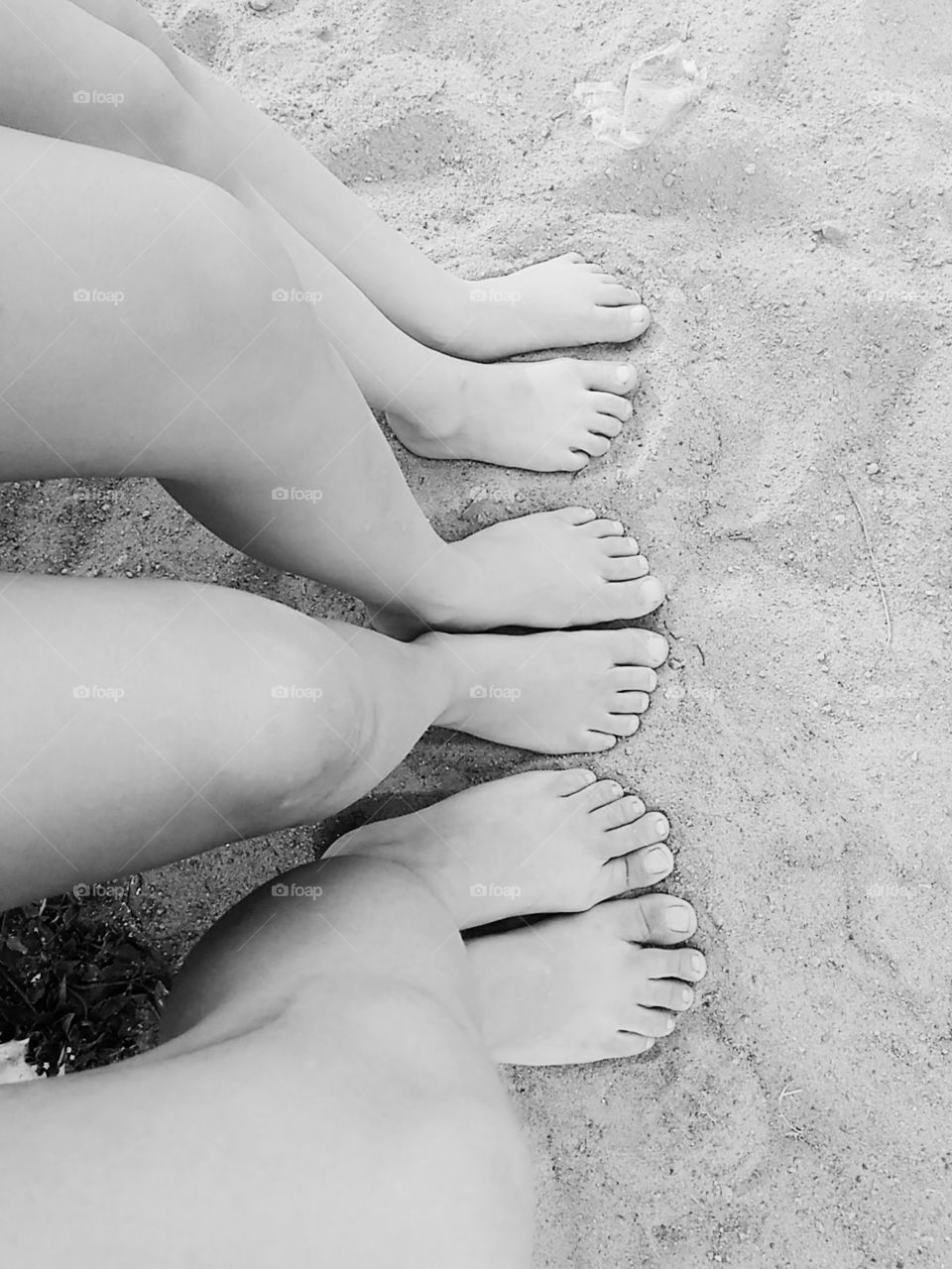 pés na areia