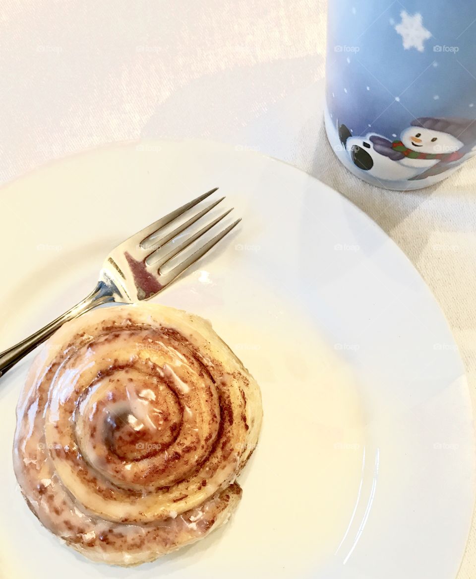 Hot Cinnamon Roll & Hot Coffee