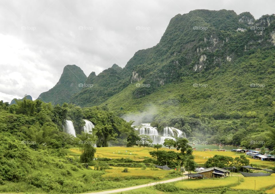 Bản Giốc Waterfall.