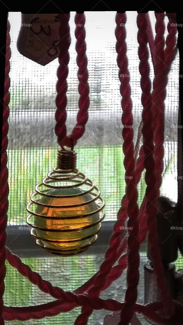 marble  window string  screen  bright