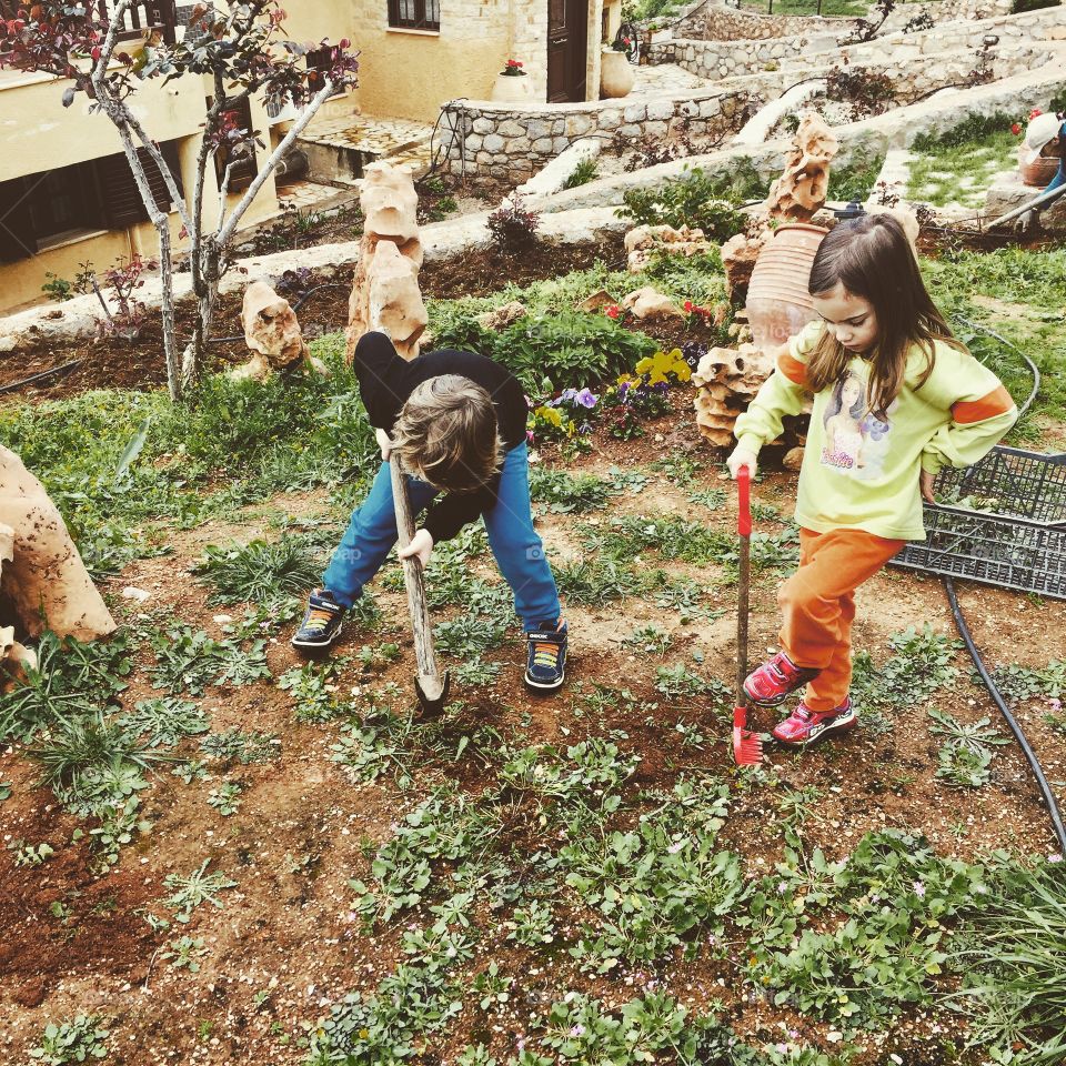Gardening kids