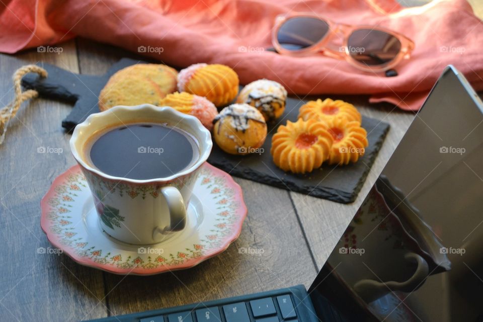 Coffee break with cookies 