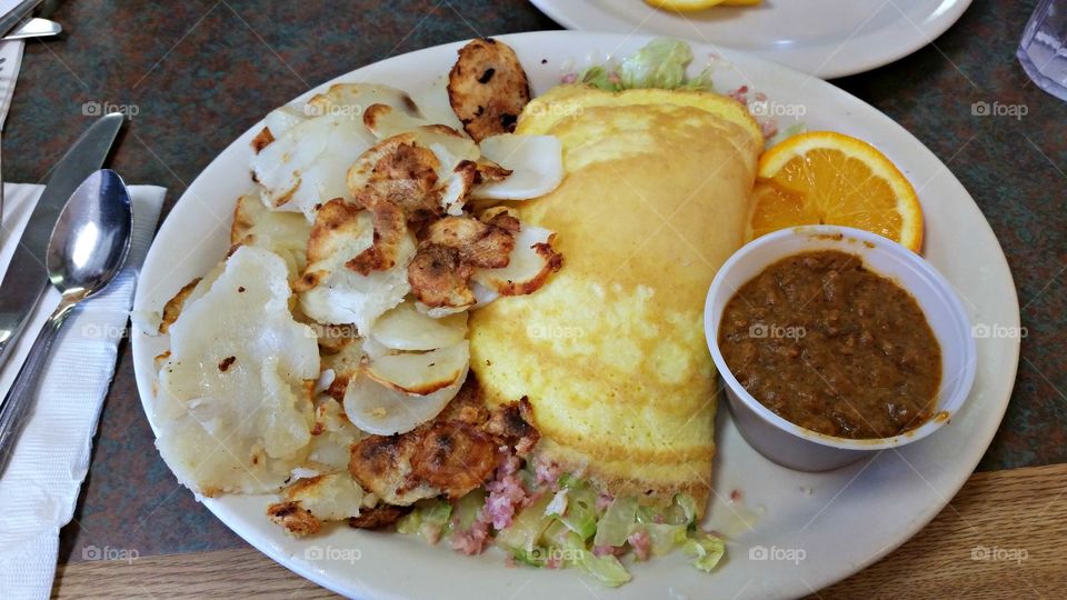 omelet with a side of chili