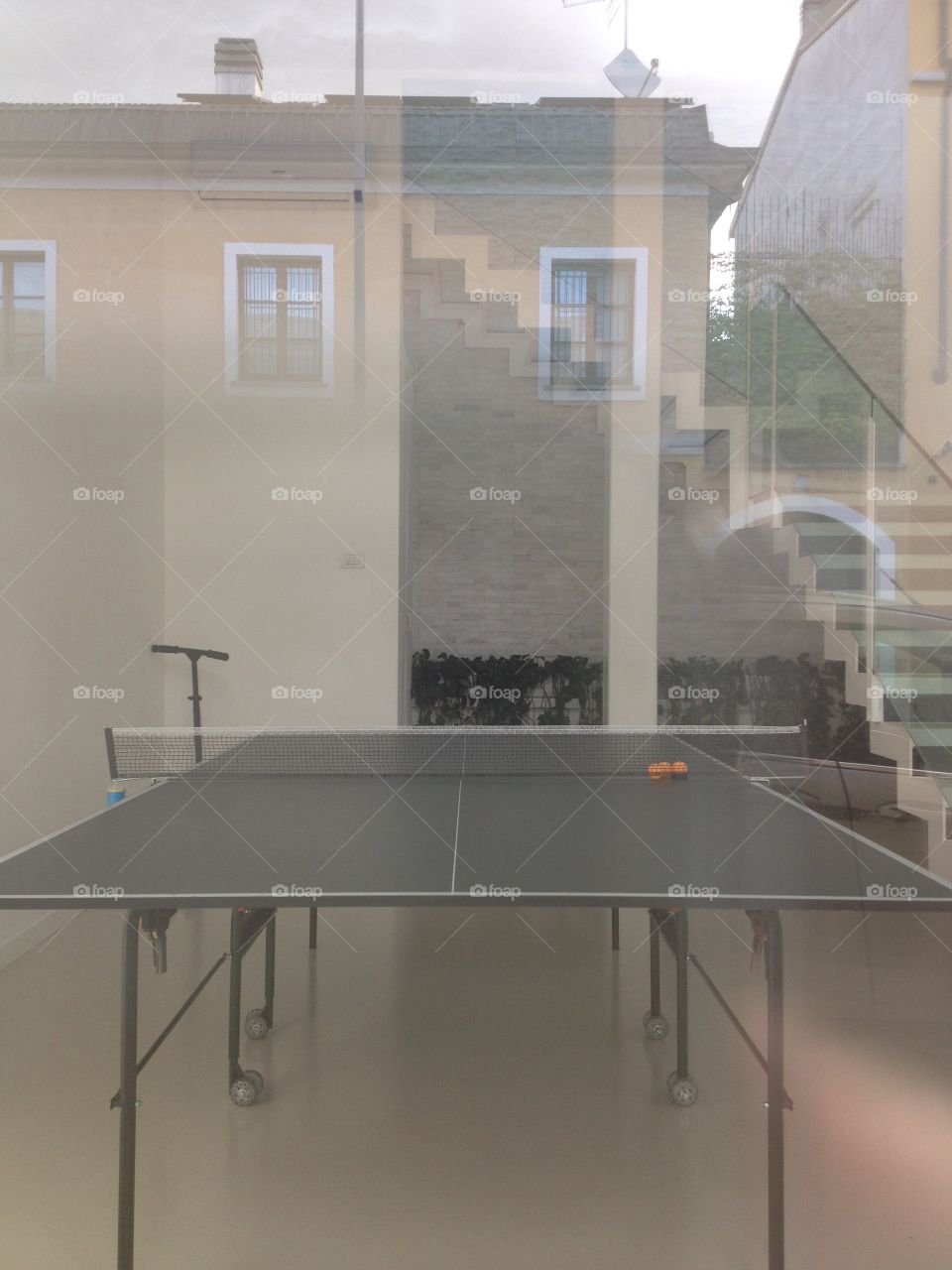 Tennis table