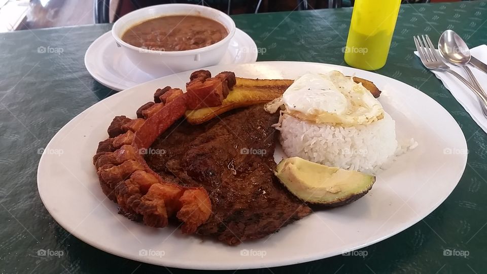 bandeja paisa. typical colombian food