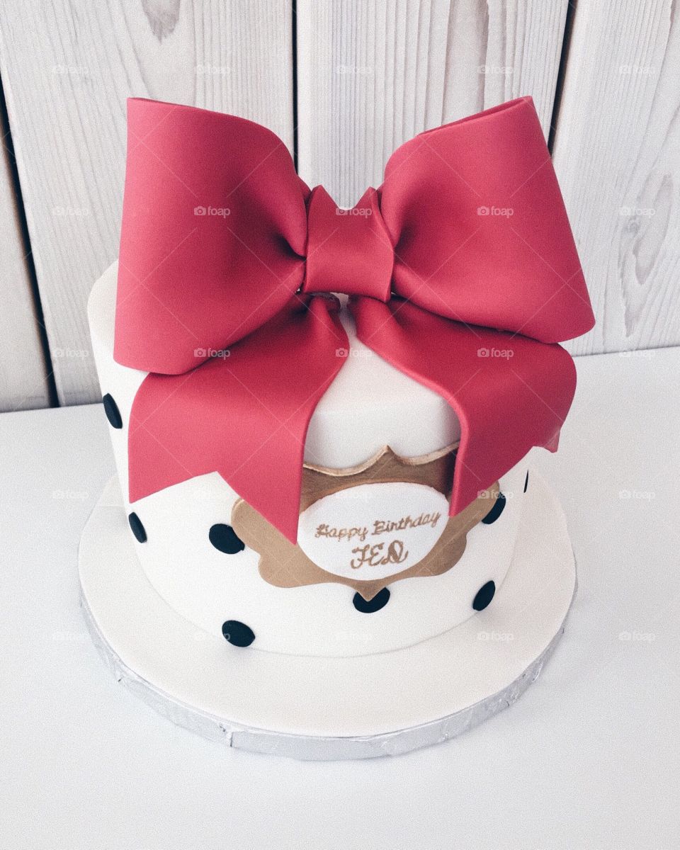 Bow Cake