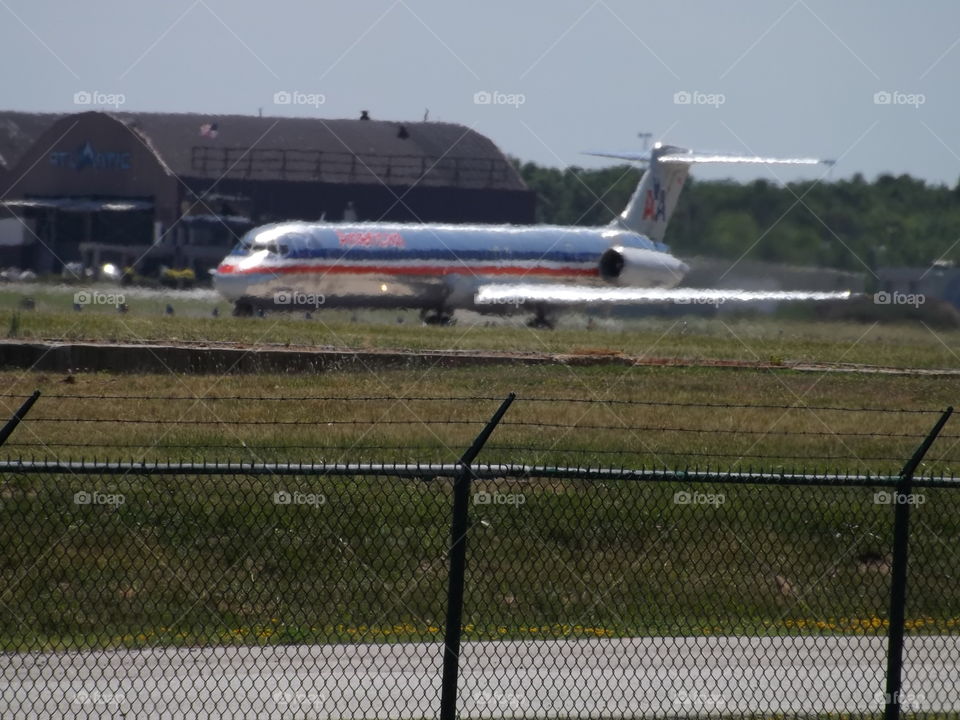 American Airlines taxing to the runway