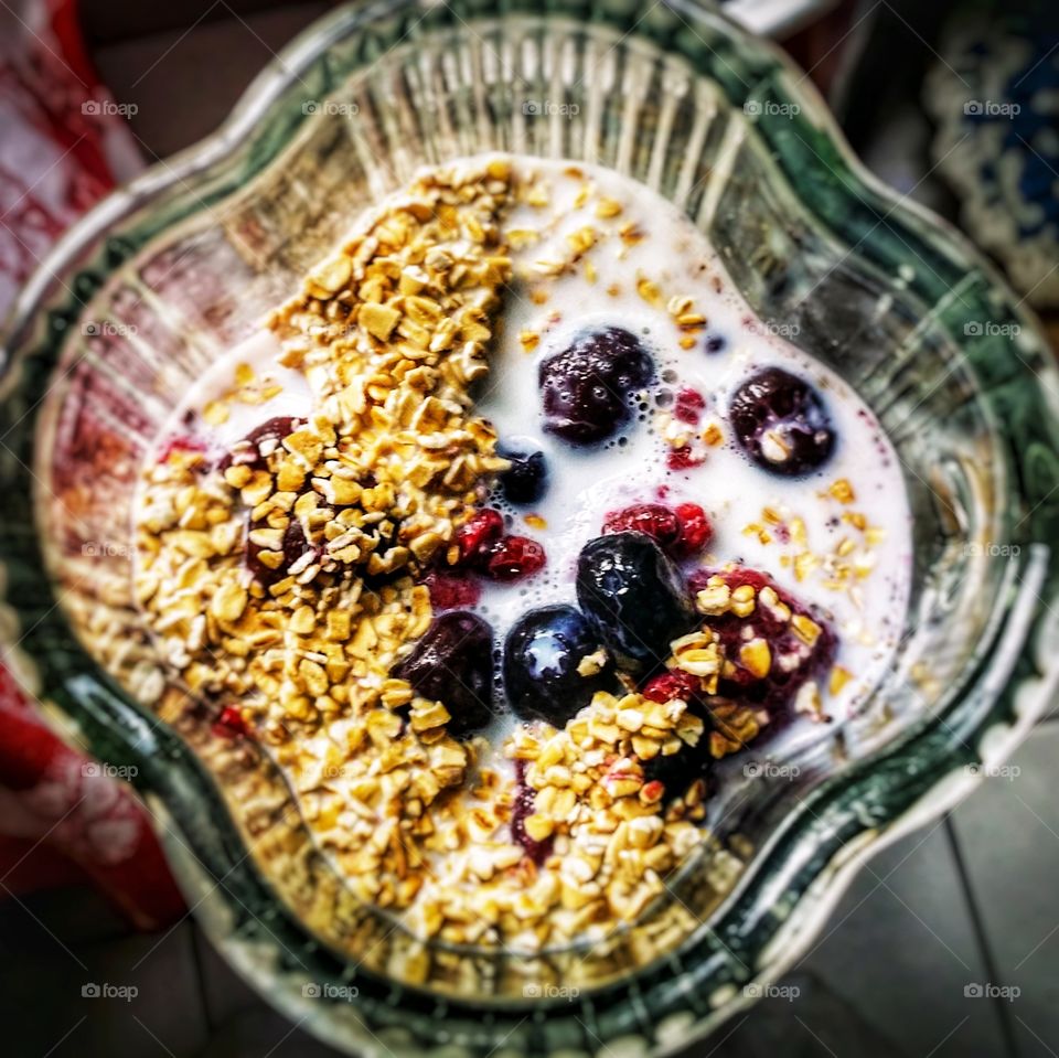 Fruit and Oat Smoothie Break