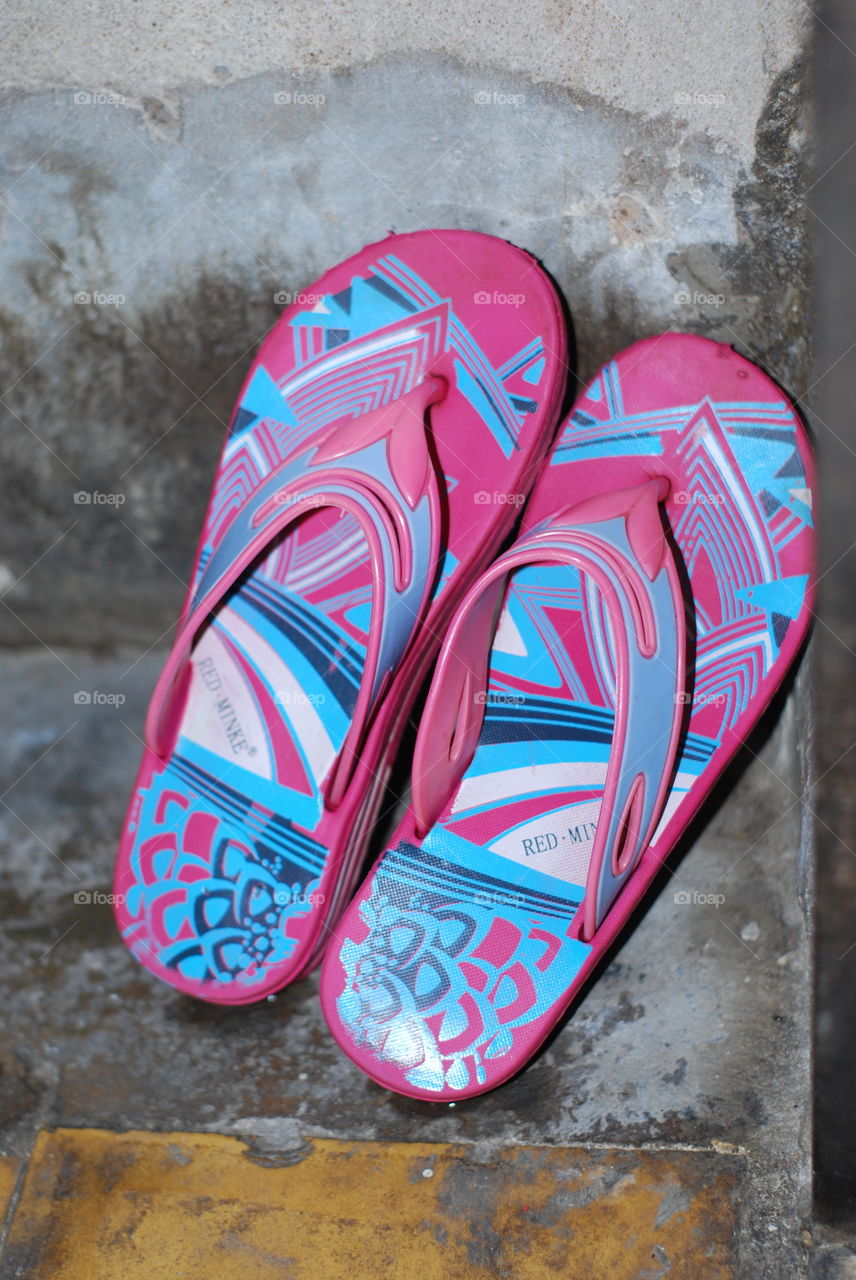 pink flip flops