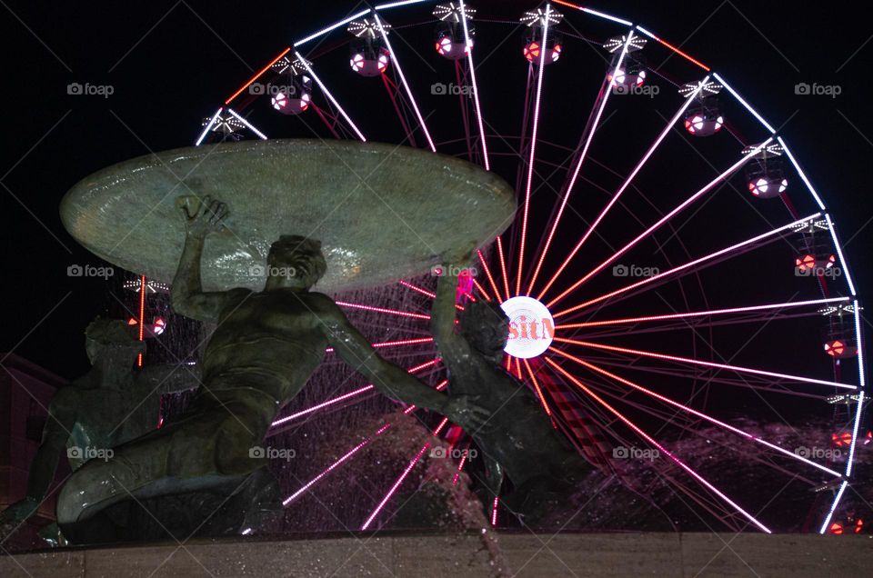 xmas fertis wheel and fountain in LA valletta