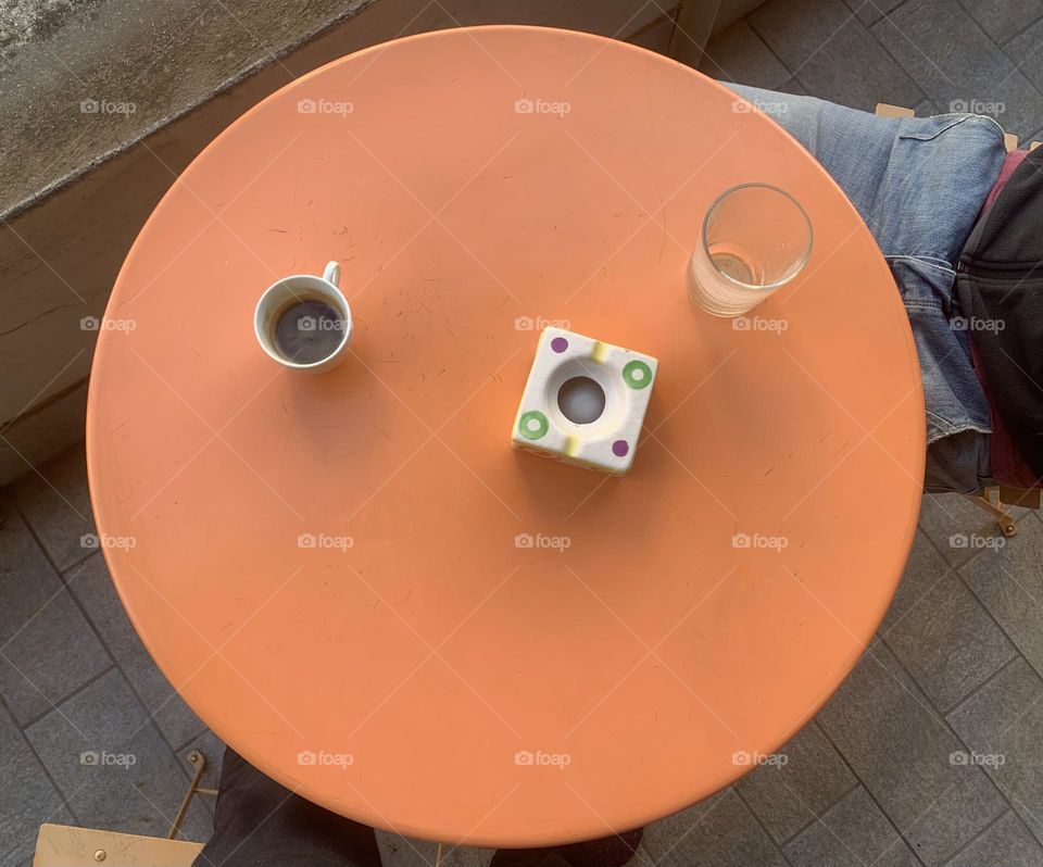 Coffee table cups and ashtray circles 