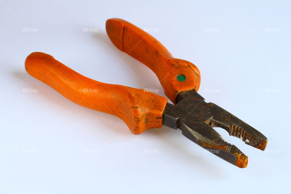 pliers