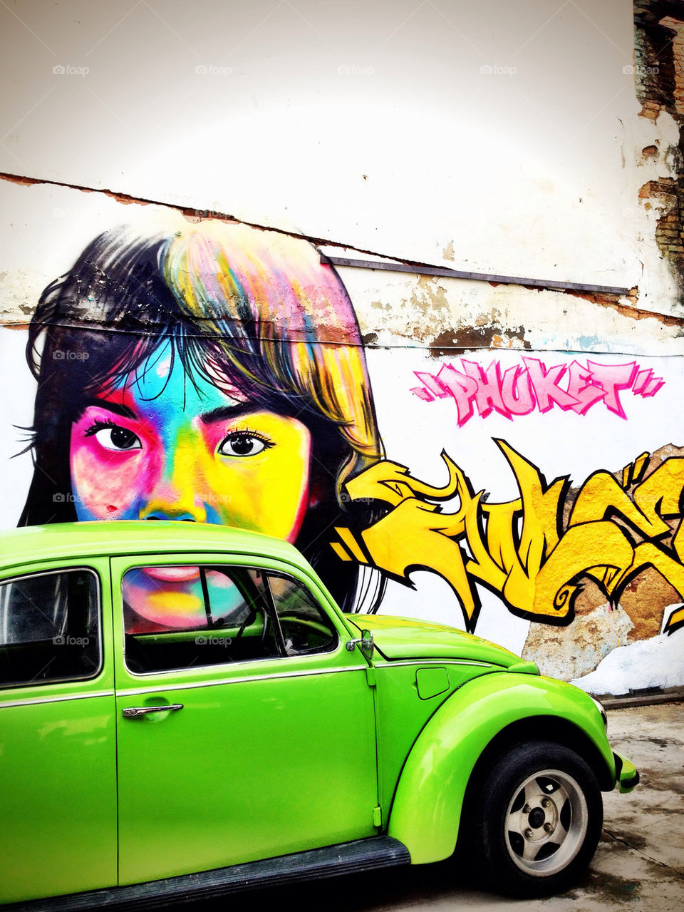 green graffiti vw thailand by ptheerak