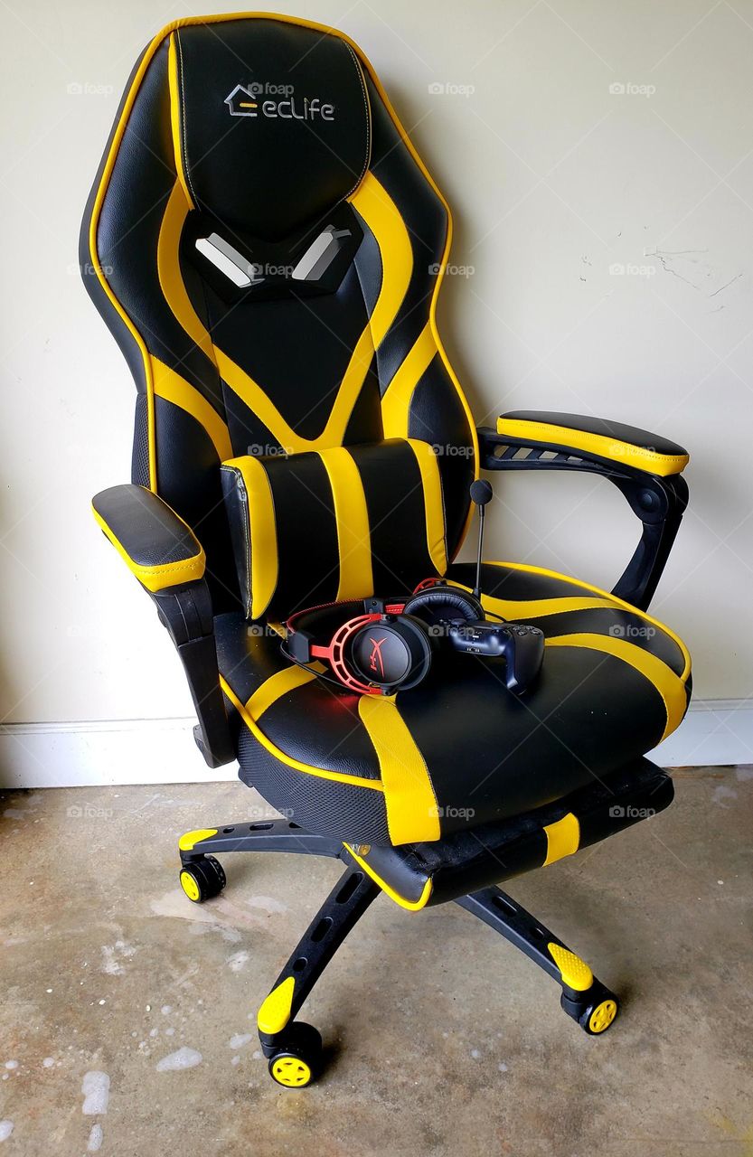 Yellow chair for play, silla especial para videojuegos  cómoda con ruedas ideal para pasarte la tarde jugando