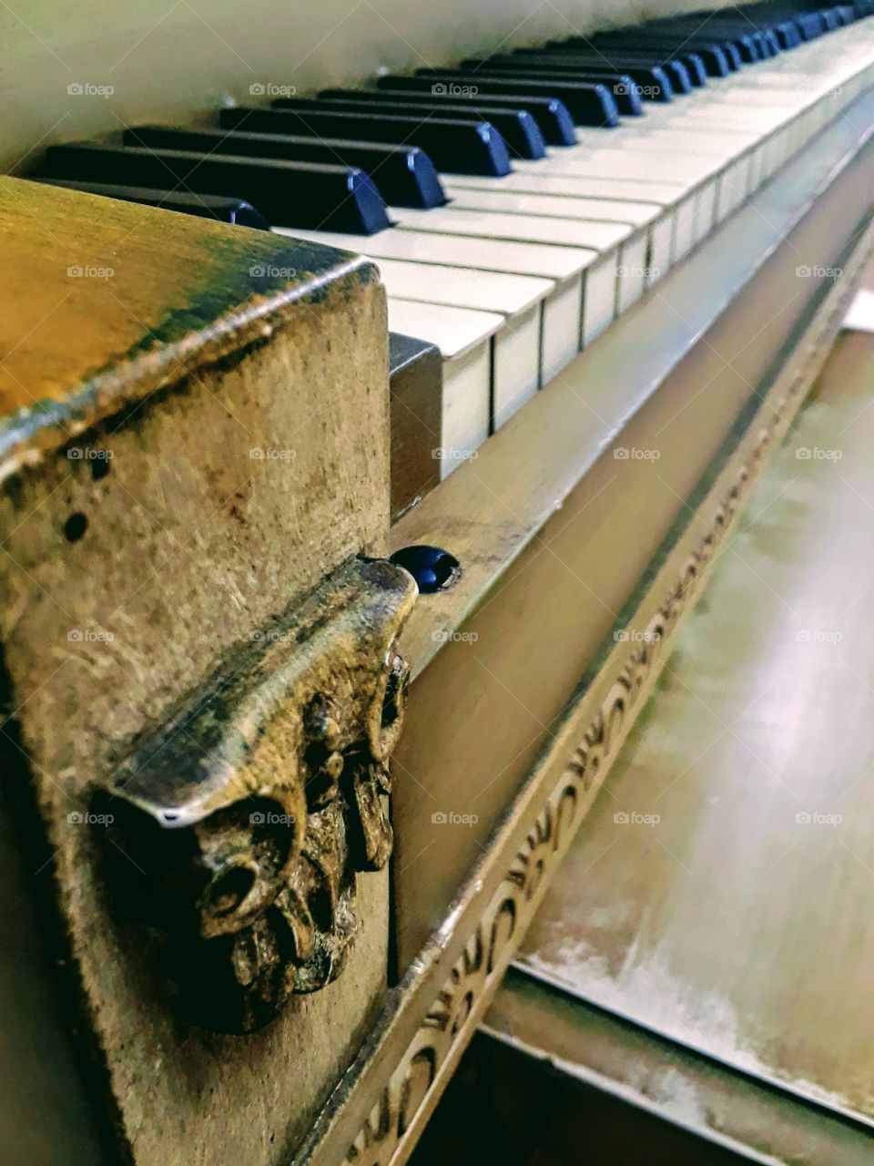 vintage piano