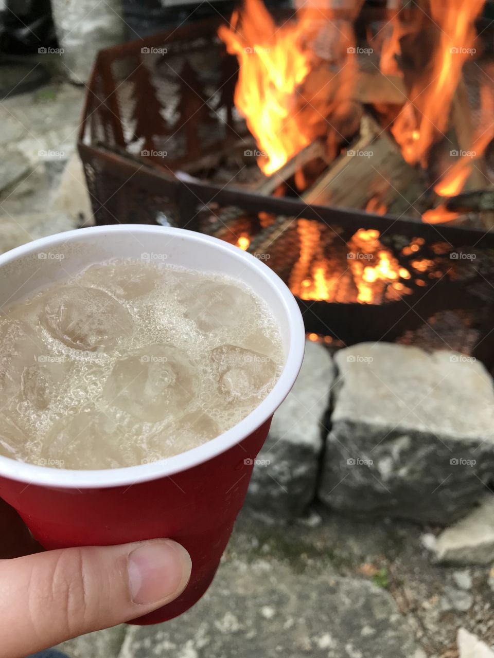 Whiskey sour around the campfire 