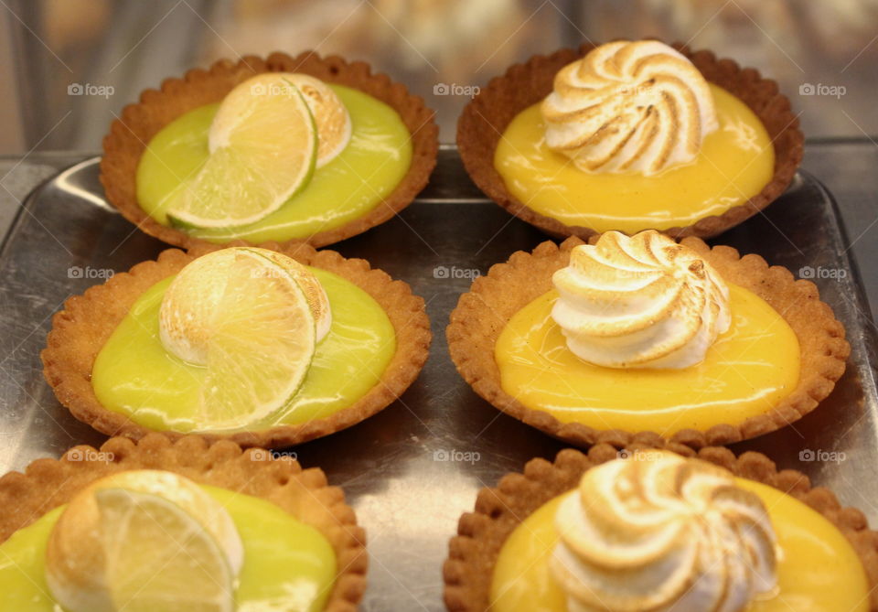 Lemon tartelette, café.