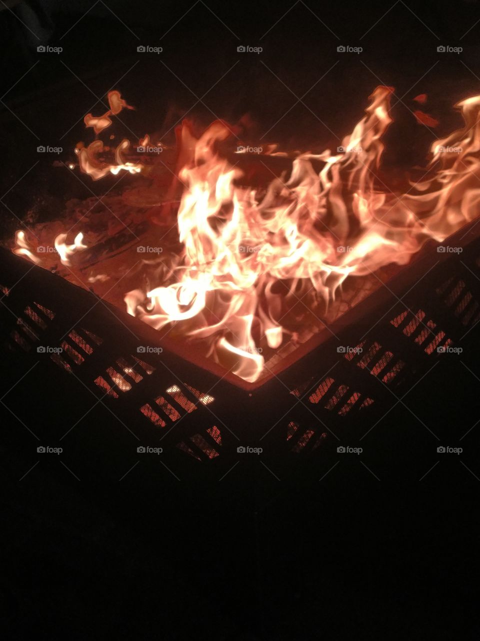 fuego caliente como el infierno