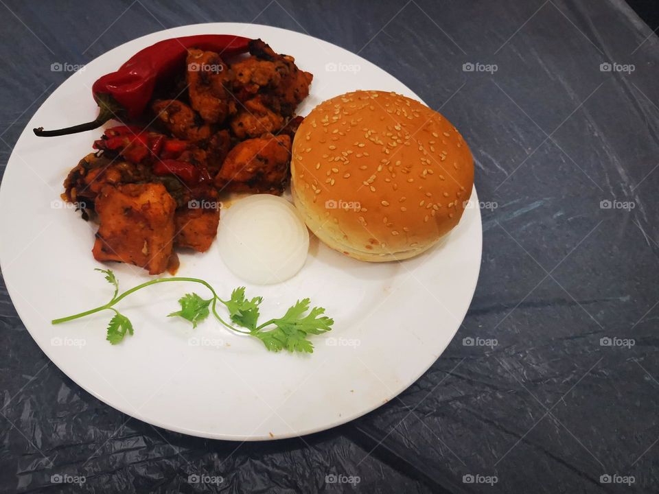 I cooked my low-calorie, low-fat dinner for a deep sleep after a whole day's effort