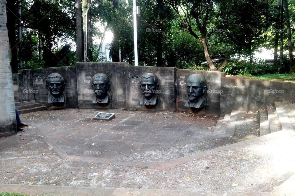 bustos no parque municipal, Belo Horizonte MG
