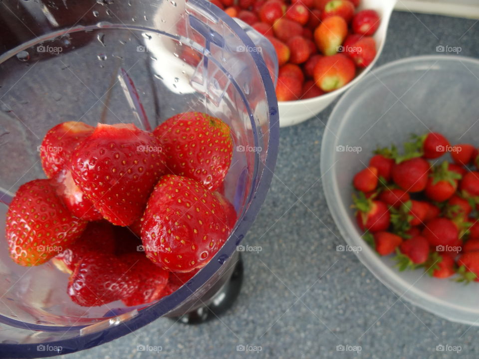 Healthy breakfast- preparation of strawberry coctail