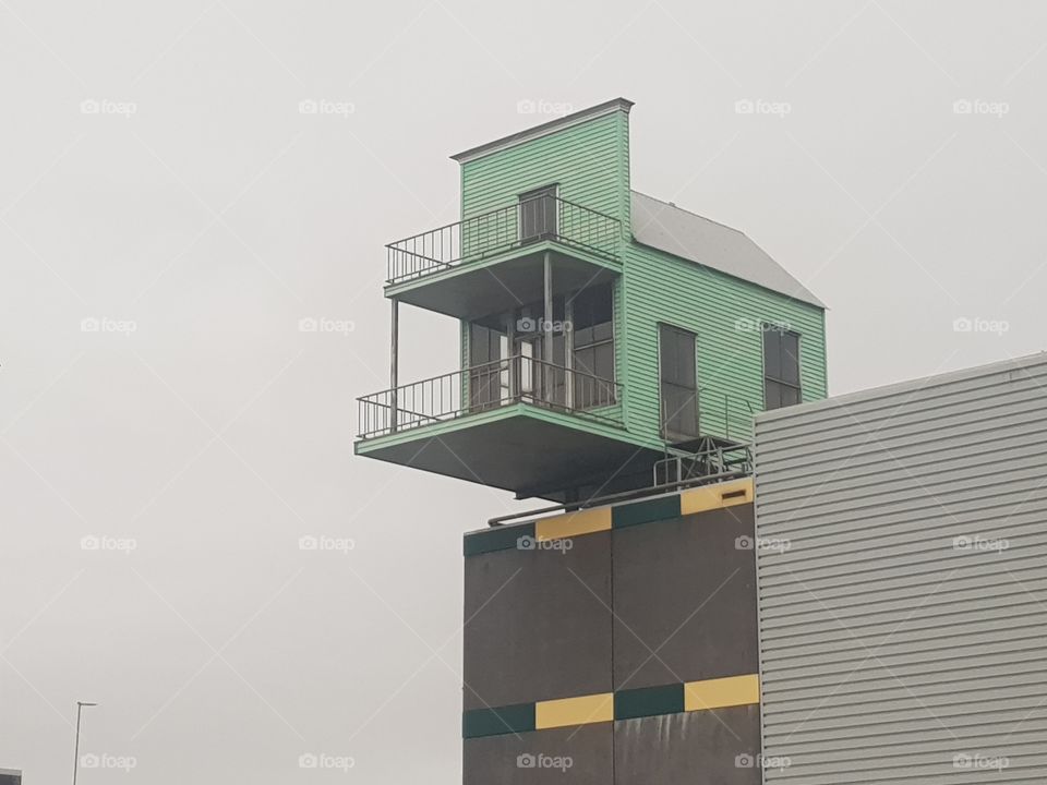 werk plek, boven op een gebouw. architectuur.