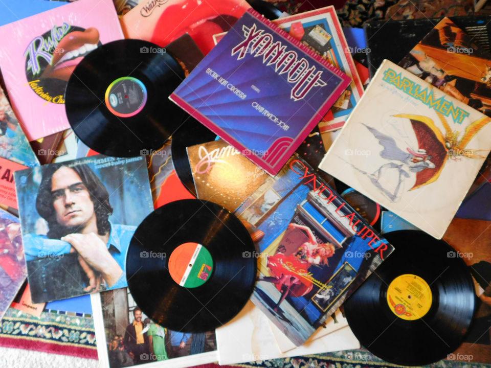 This was an era when you could understand the words singers were saying, they dressed to kill, their choreography was precise and you could dance to it! Old School RULES!