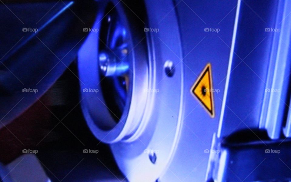 Super lasers, one of which is like this alt which is used to penetrate light and can also give signals for certain things, be it on the seabed or in caves.