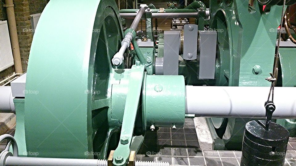 London Bridge mechanism. Huge motor used to raise the London Bridge