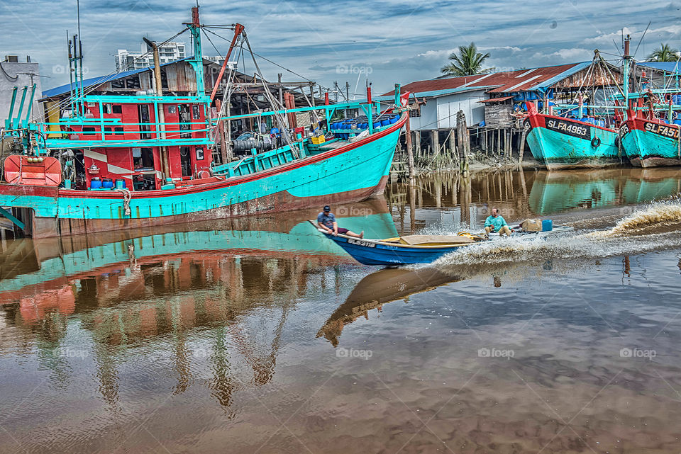 speed boat