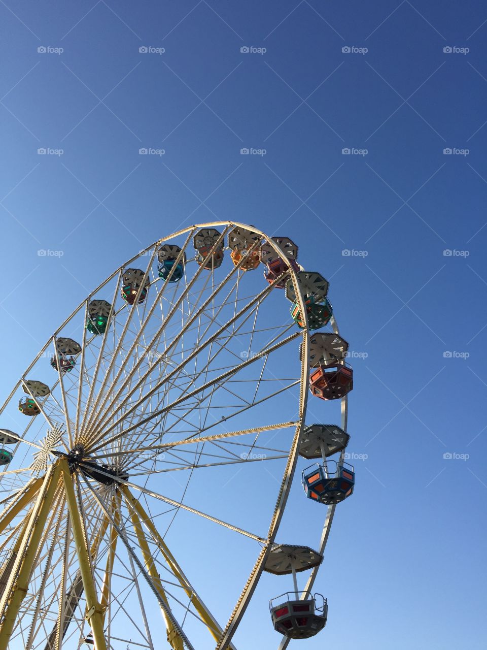 Big Wheel in Front of blue sky - Riesenrad auf der Maiwiesn 