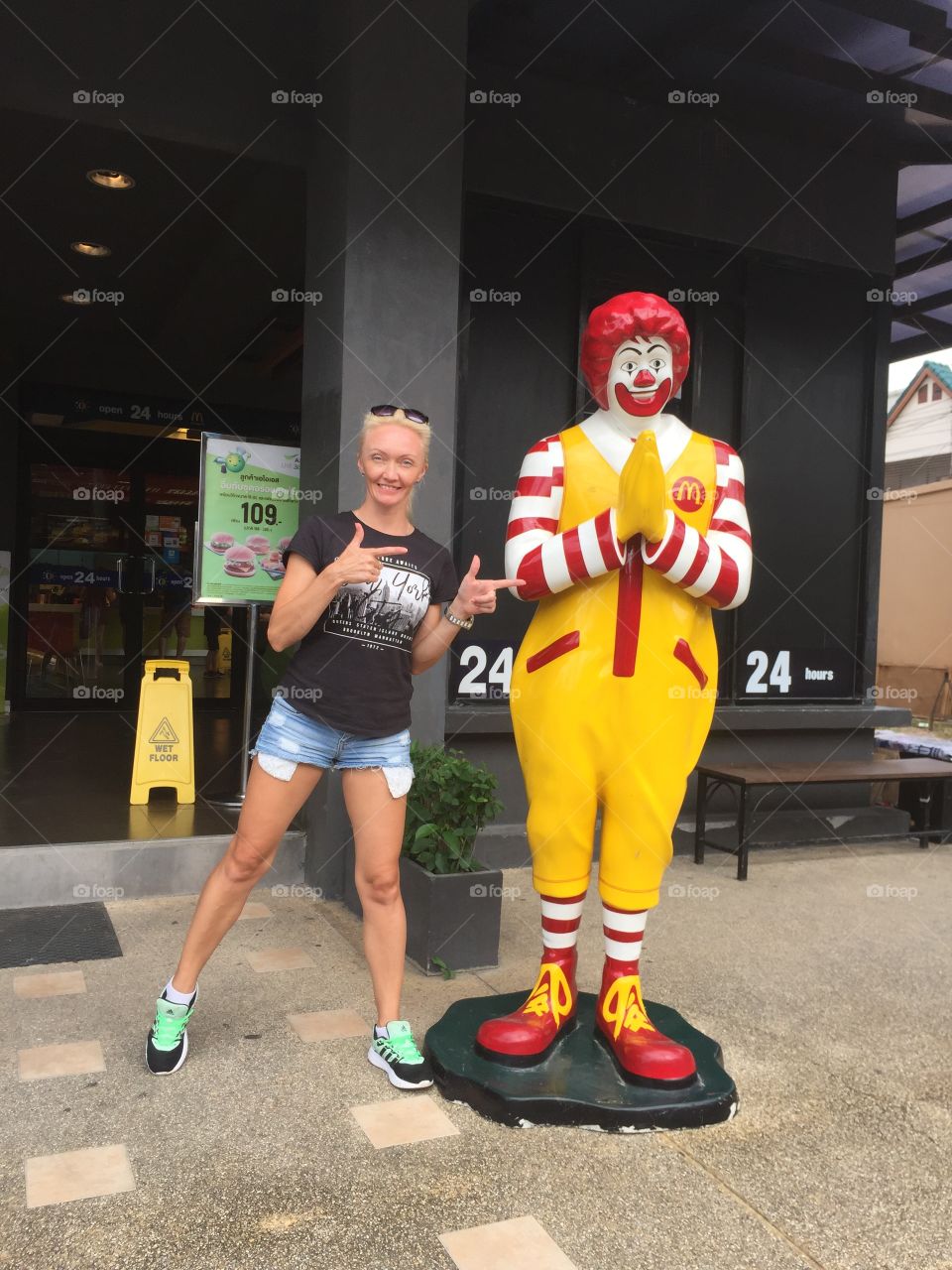 Поели в Макдональдс 