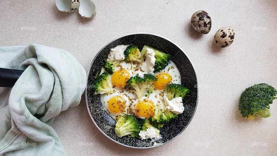 quail eggs and broccoli